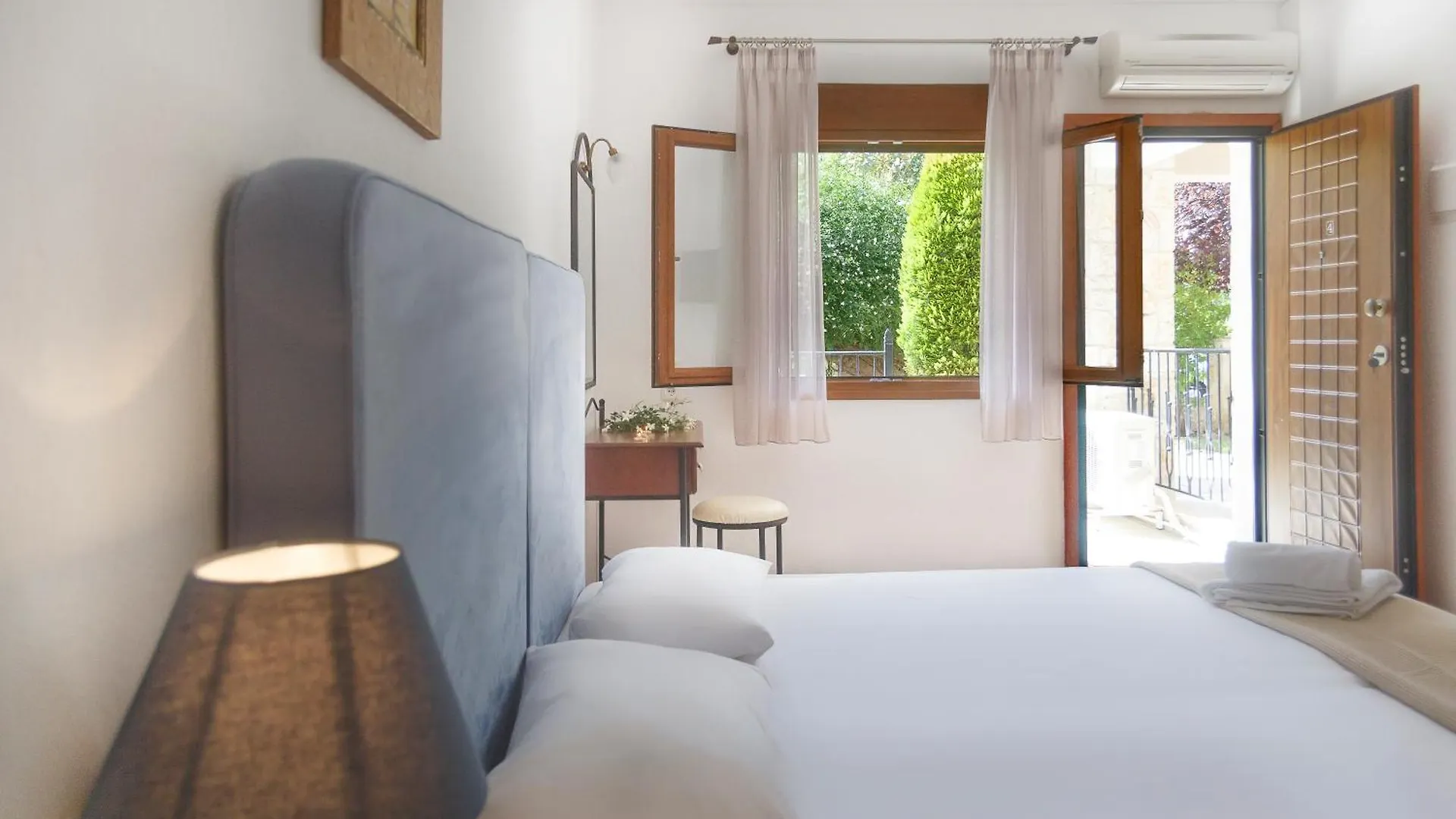 Aparthotel Maltinas House Mola Kalyva