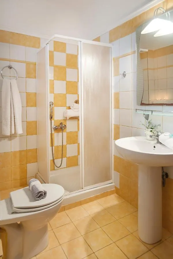Aparthotel Maltinas House Mola Kalyva