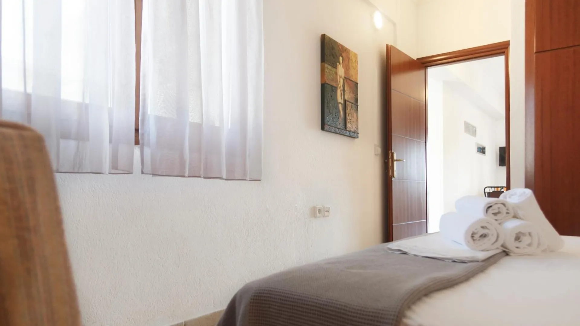 Aparthotel Maltinas House Mola Kalyva 2*,